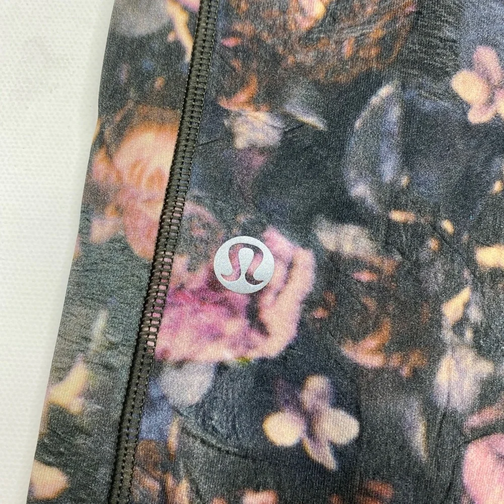 Lululemon Athletica Speed Up Tight 28" in Frosted Rose - Picture 7 of 10